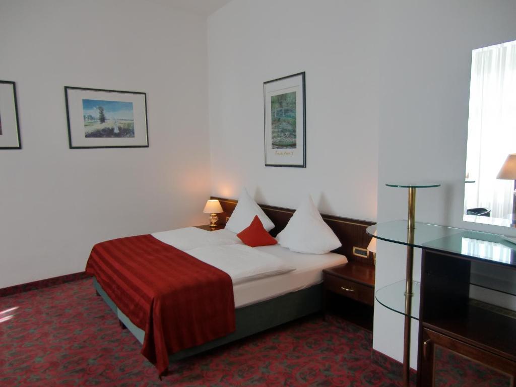 Hotel Schloss Schwarzenfeld Habitación foto