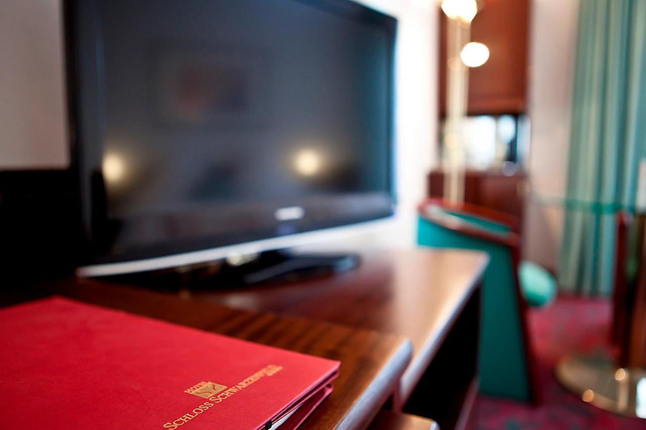 Hotel Schloss Schwarzenfeld Habitación foto